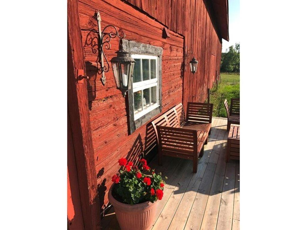 Nice Home In Tystberga With 3 Bedrooms And Jacuzzi Exterior photo